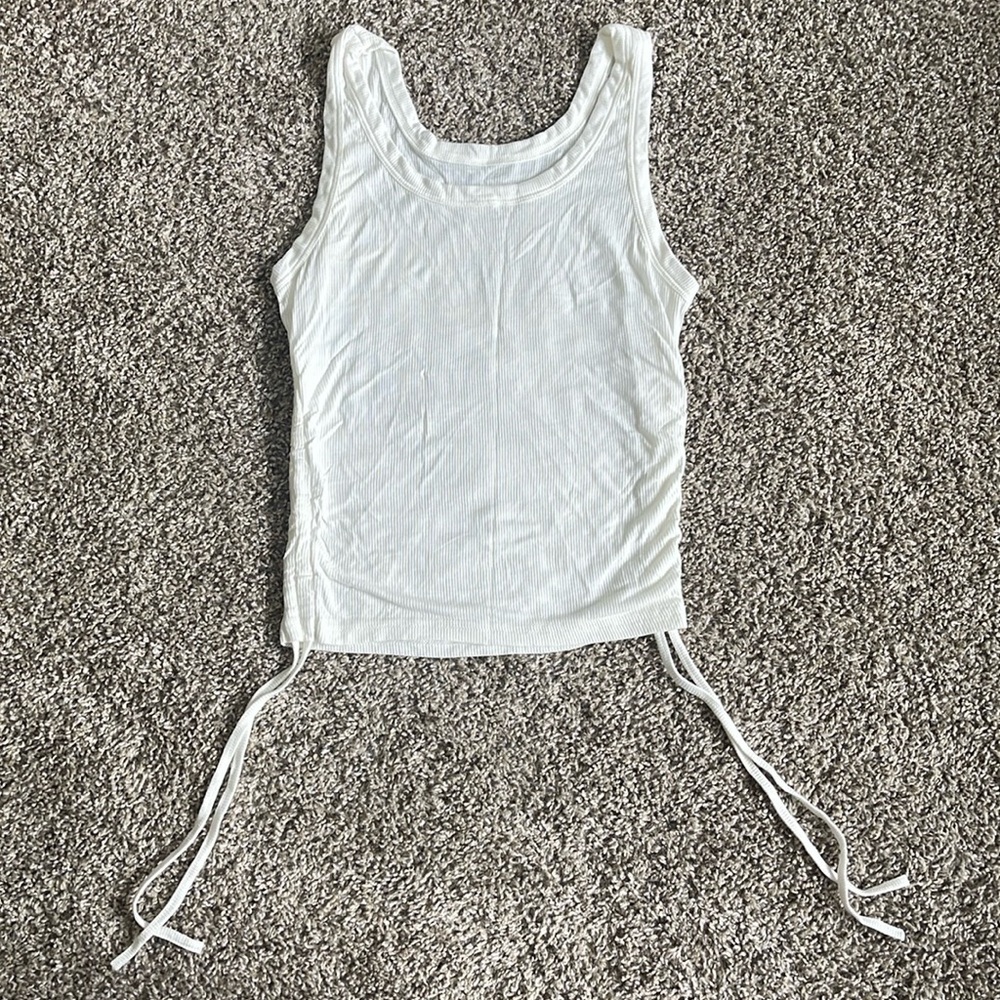 LAST CHANCE - Ribbed white tank top with side ruching